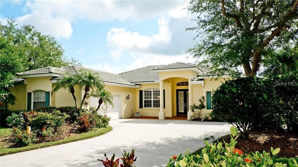 Recently Sold: $799,000 (4 beds, 3 baths, 2738 Square Feet)