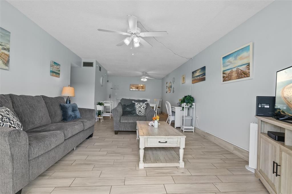 For Sale: $499,000 (2 beds, 2 baths, 1200 Square Feet)