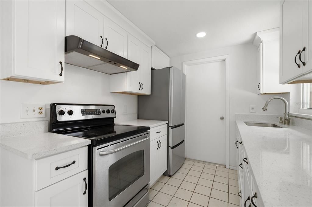 Active With Contract: $365,000 (3 beds, 2 baths, 1092 Square Feet)