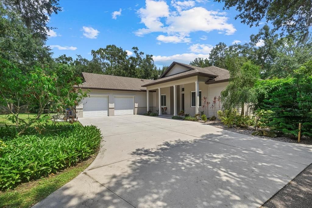 For Sale: $1,200,000 (3 beds, 2 baths, 2712 Square Feet)