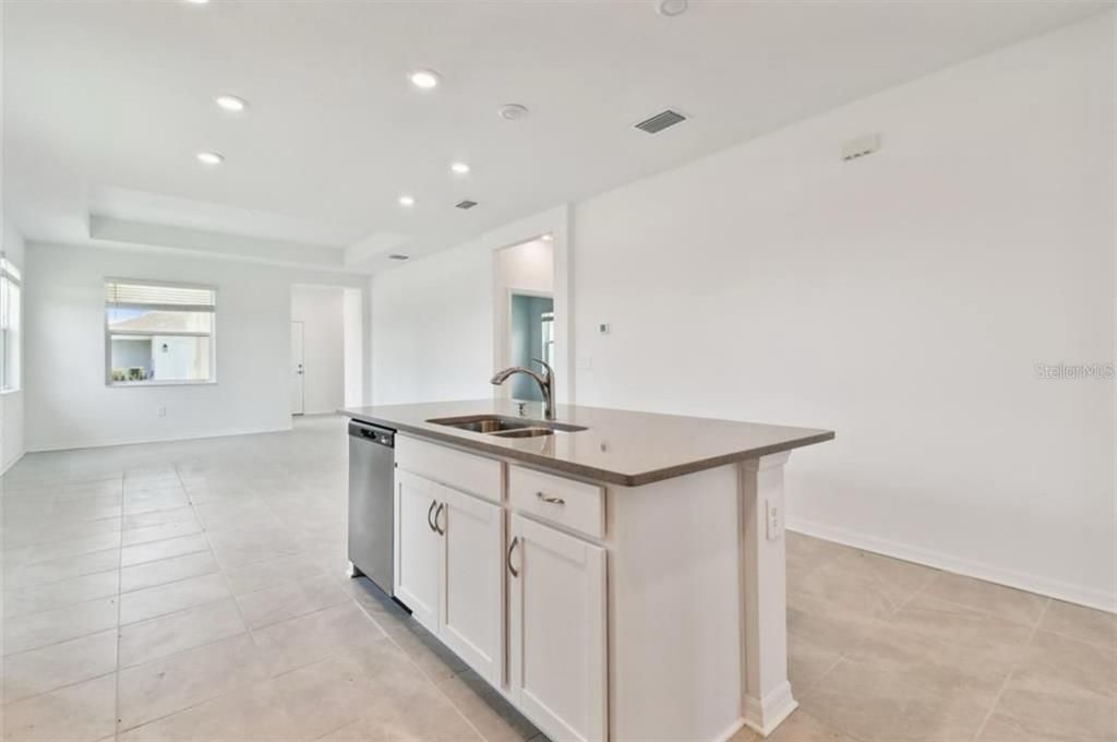 Active With Contract: $449,999 (3 beds, 2 baths, 1758 Square Feet)