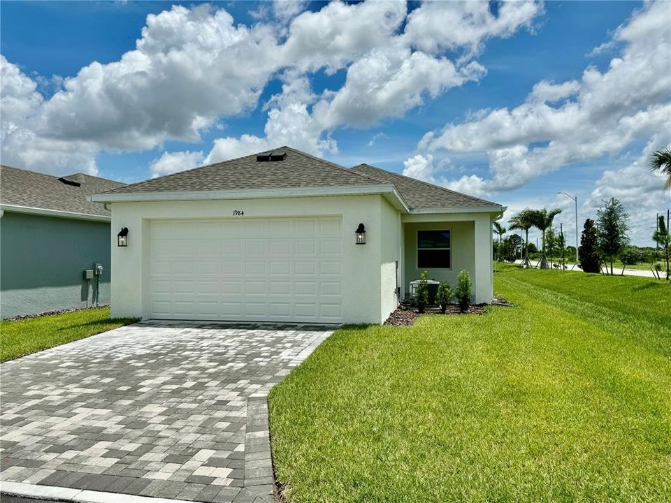 1984 Skeg LN Sarasota, FL 34240 Landings at Nautique Waterside Lakewood Ranch