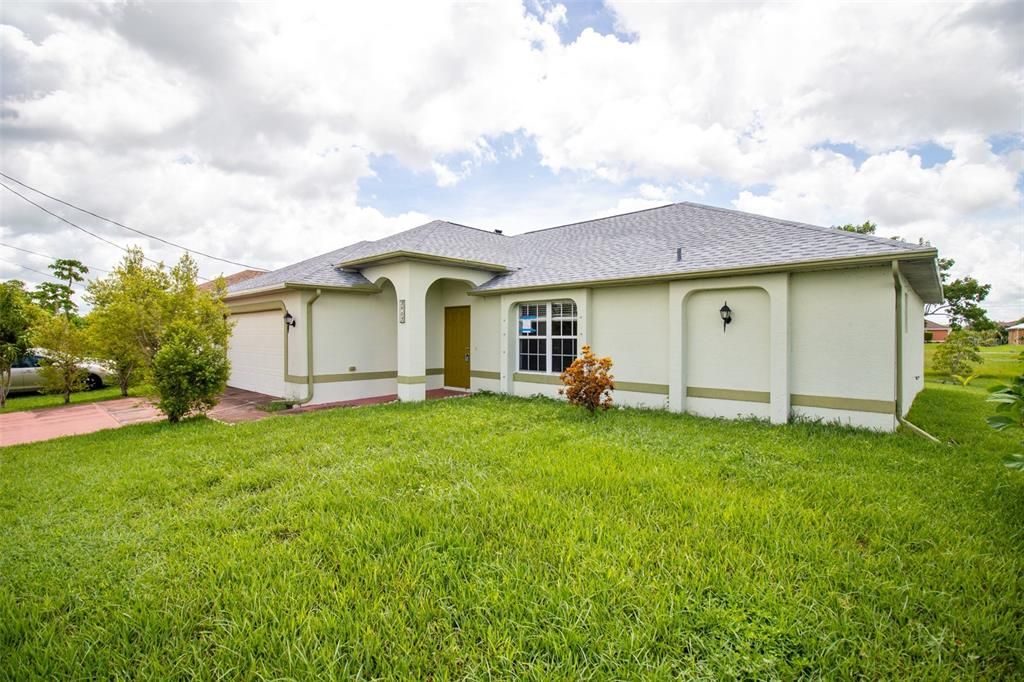 For Sale: $309,988 (3 beds, 2 baths, 1479 Square Feet)