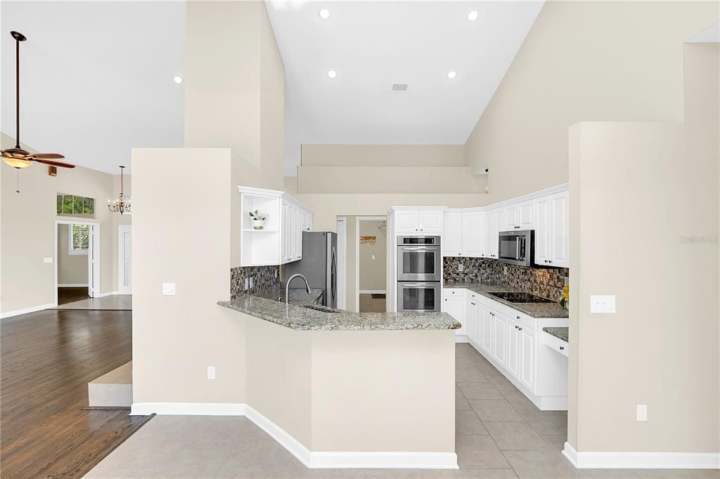 Kitchen with Breakfast Bar