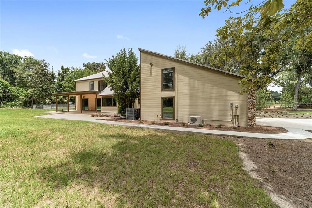 Active With Contract: $899,000 (4 beds, 2 baths, 2866 Square Feet)