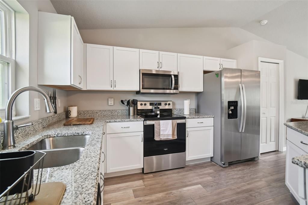 Active With Contract: $309,000 (3 beds, 2 baths, 1458 Square Feet)