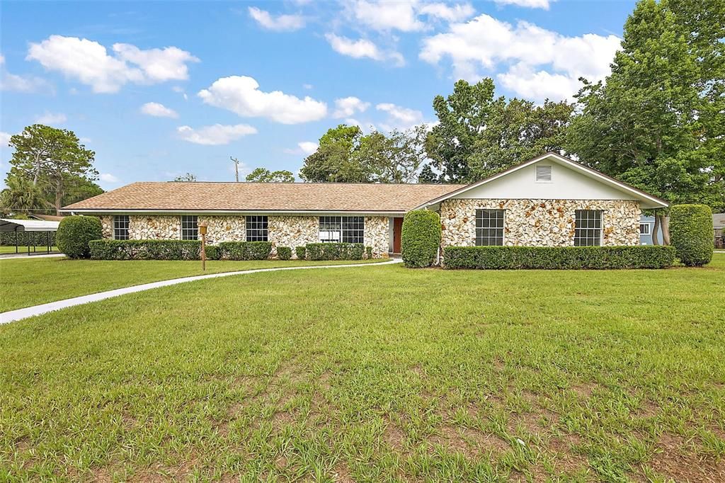 For Sale: $476,000 (3 beds, 2 baths, 2324 Square Feet)