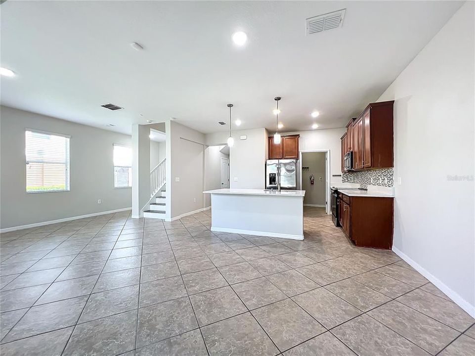 Active With Contract: $2,500 (3 beds, 2 baths, 1717 Square Feet)