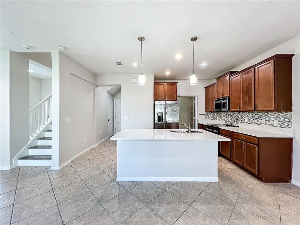 Active With Contract: $2,500 (3 beds, 2 baths, 1717 Square Feet)