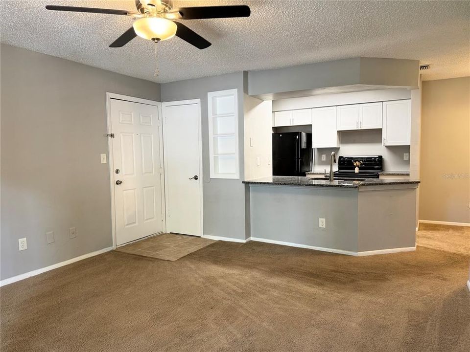 Active With Contract: $1,275 (1 beds, 1 baths, 674 Square Feet)