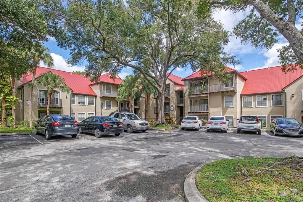 Active With Contract: $1,275 (1 beds, 1 baths, 674 Square Feet)