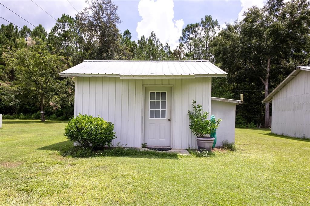 For Sale: $349,999 (3 beds, 2 baths, 1796 Square Feet)