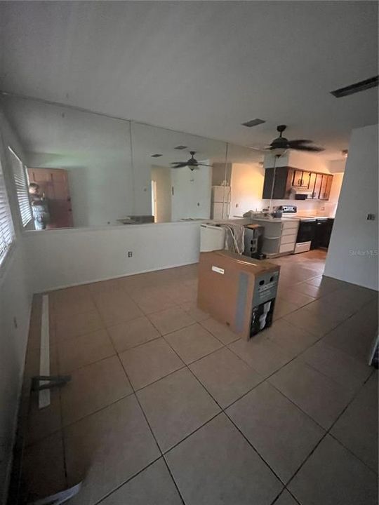 For Sale: $99,000 (2 beds, 1 baths, 728 Square Feet)