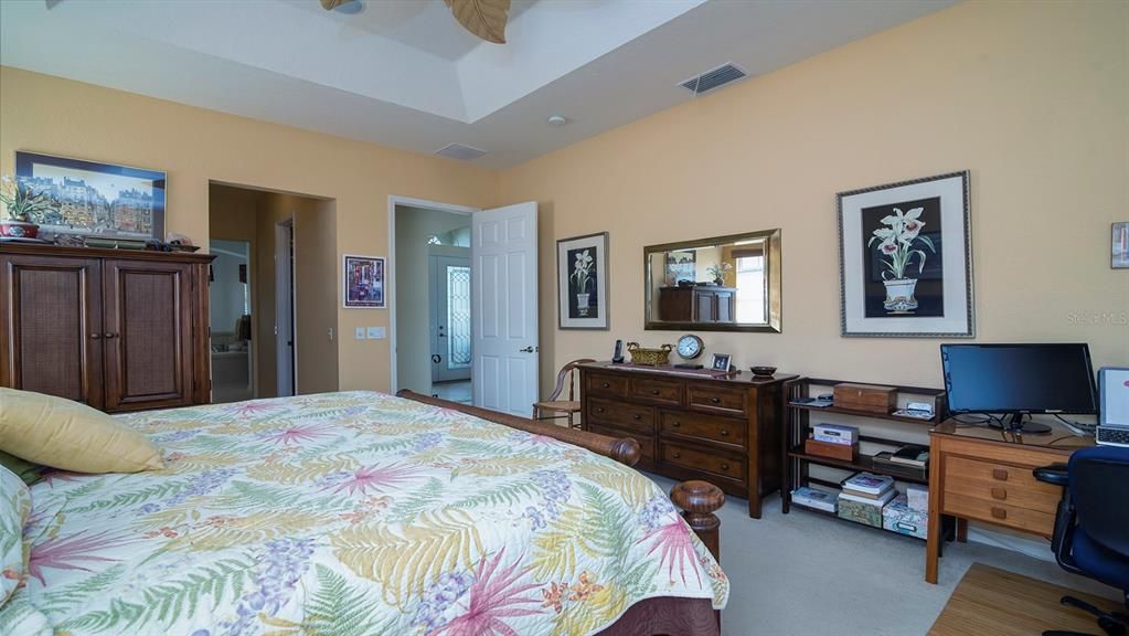 The large master bedroom can easily accommodate your bedroom furnishings.