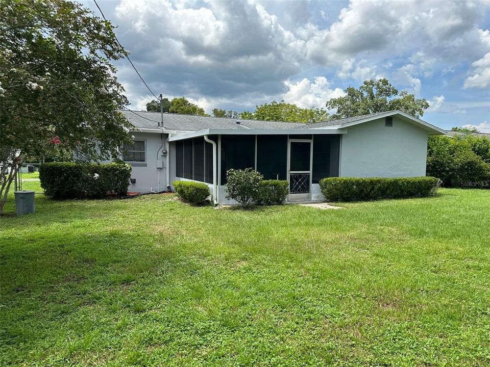 Active With Contract: $249,900 (3 beds, 2 baths, 1526 Square Feet)