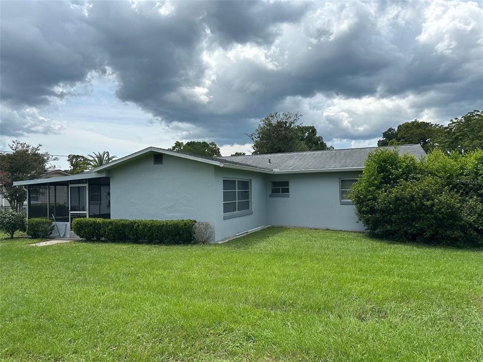 Active With Contract: $249,900 (3 beds, 2 baths, 1526 Square Feet)