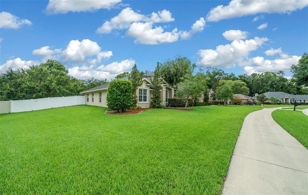 Active With Contract: $445,000 (3 beds, 2 baths, 2651 Square Feet)