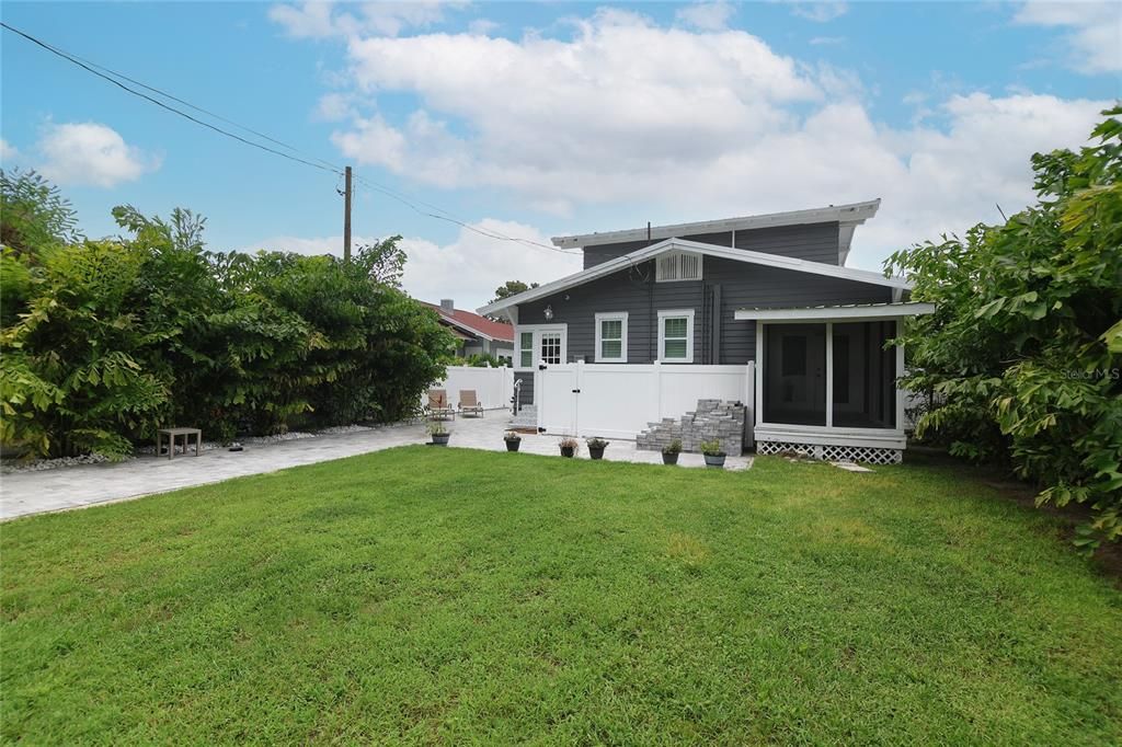 For Sale: $1,299,000 (3 beds, 2 baths, 2313 Square Feet)