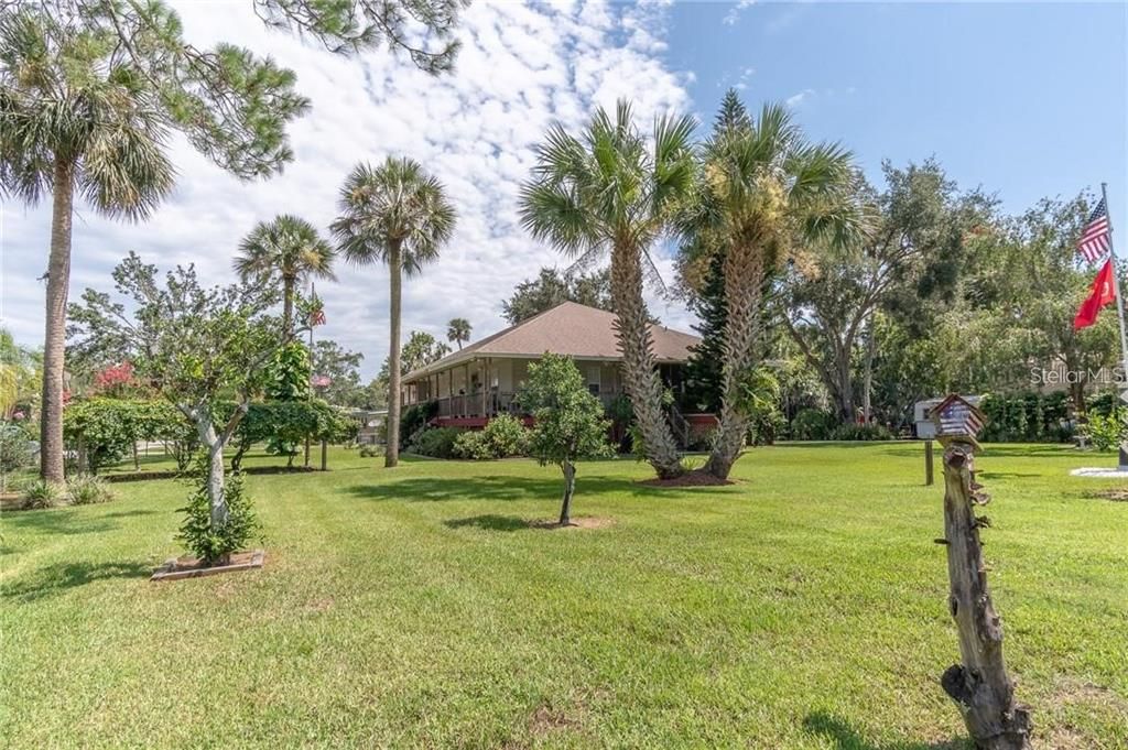 For Sale: $695,000 (3 beds, 2 baths, 1416 Square Feet)