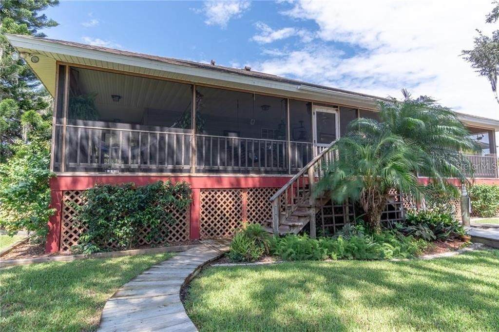 For Sale: $695,000 (3 beds, 2 baths, 1416 Square Feet)