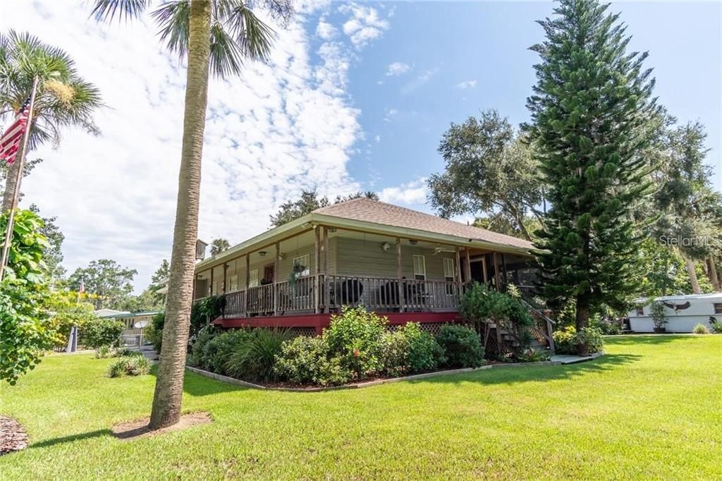 For Sale: $695,000 (3 beds, 2 baths, 1416 Square Feet)