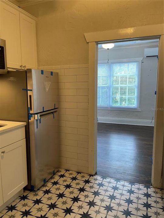 Active With Contract: $1,685 (1 beds, 1 baths, 600 Square Feet)