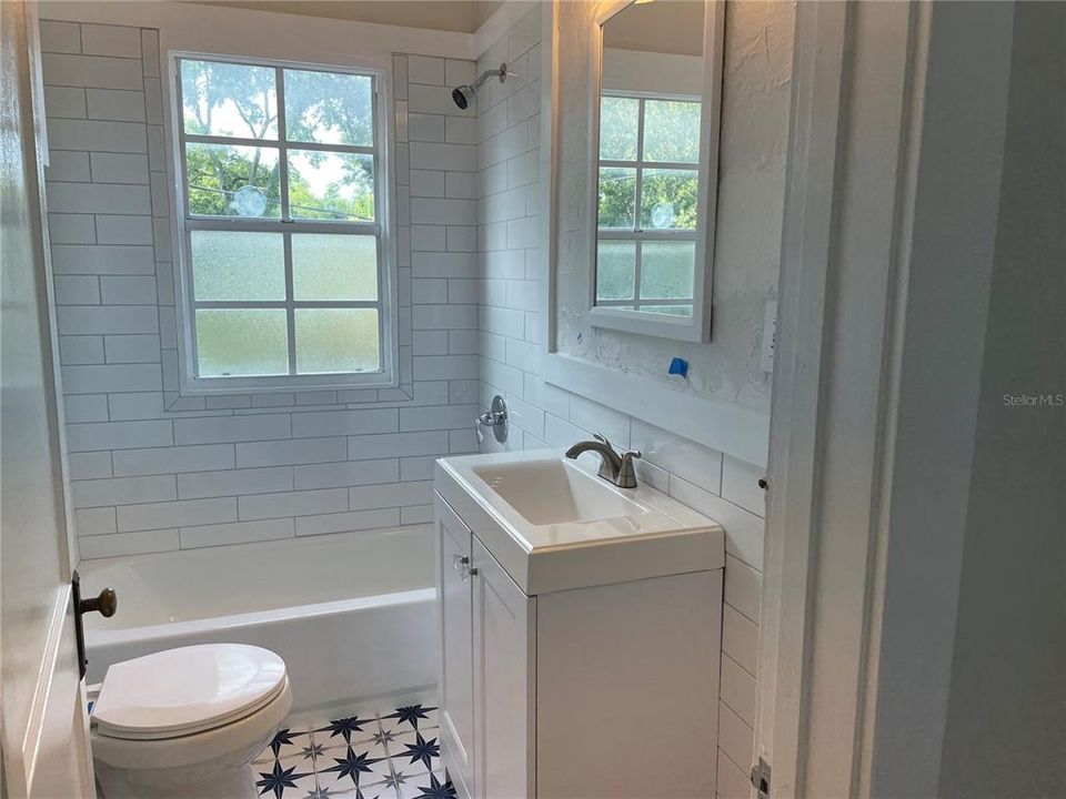 Active With Contract: $1,685 (1 beds, 1 baths, 600 Square Feet)