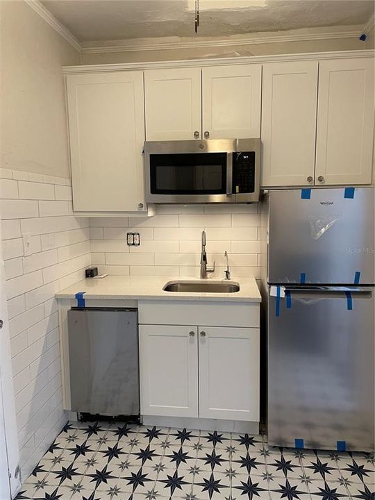 Active With Contract: $1,685 (1 beds, 1 baths, 600 Square Feet)