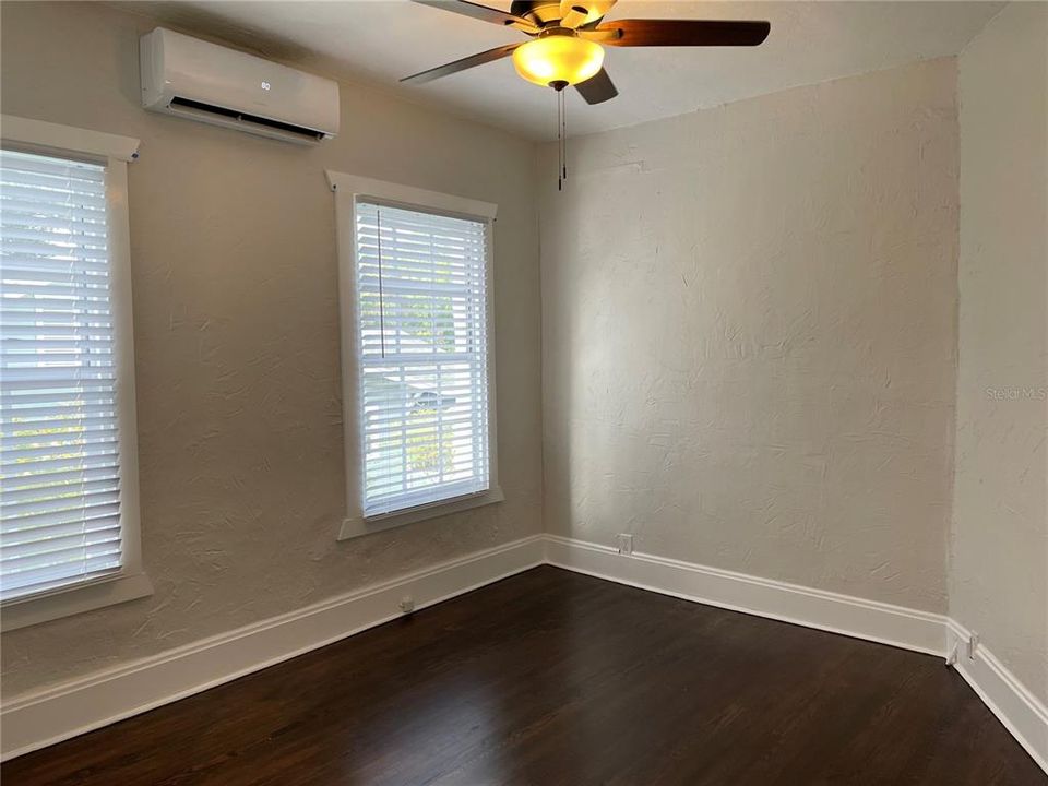 Active With Contract: $1,685 (1 beds, 1 baths, 600 Square Feet)