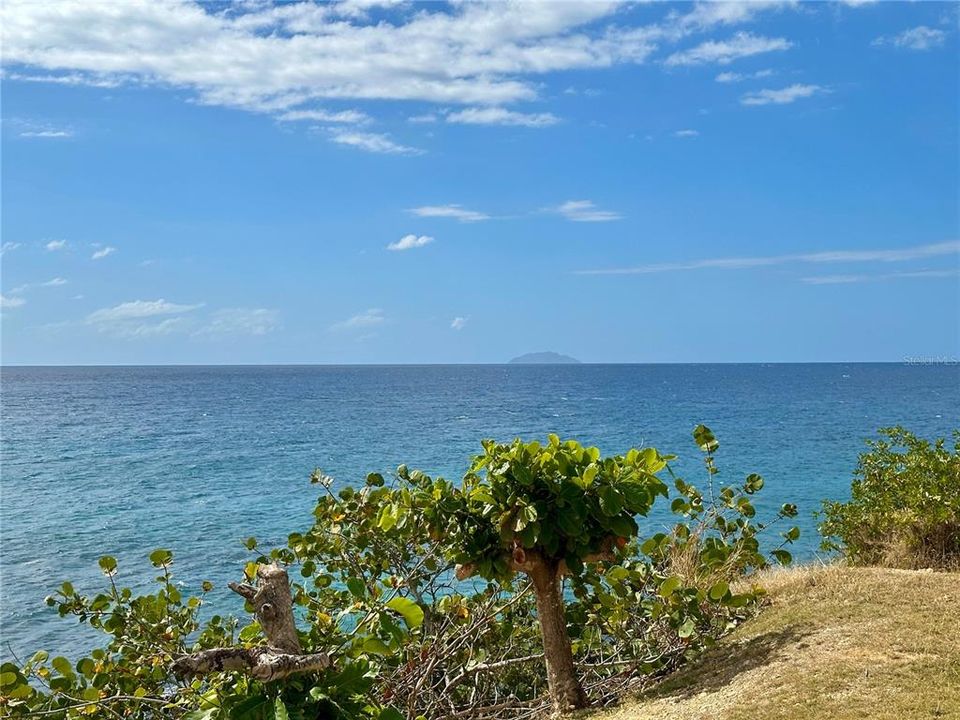 На продажу: $325,000 (4.11 acres)