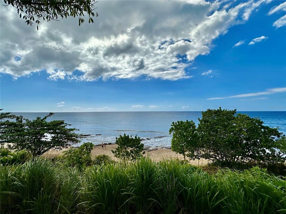 На продажу: $325,000 (4.11 acres)