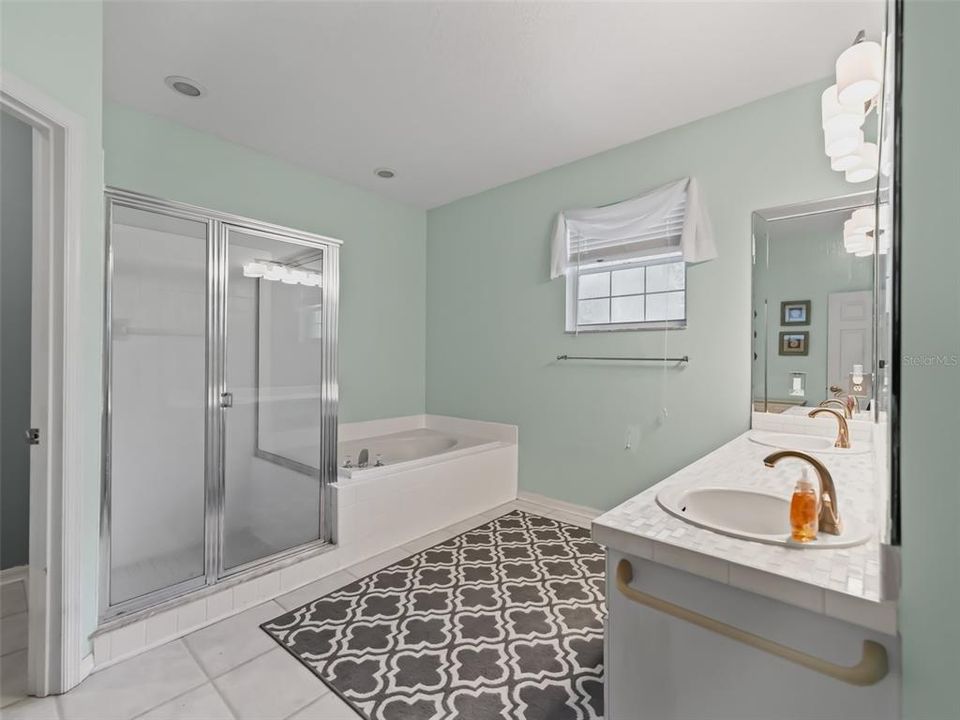 For Sale: $264,000 (2 beds, 2 baths, 1458 Square Feet)