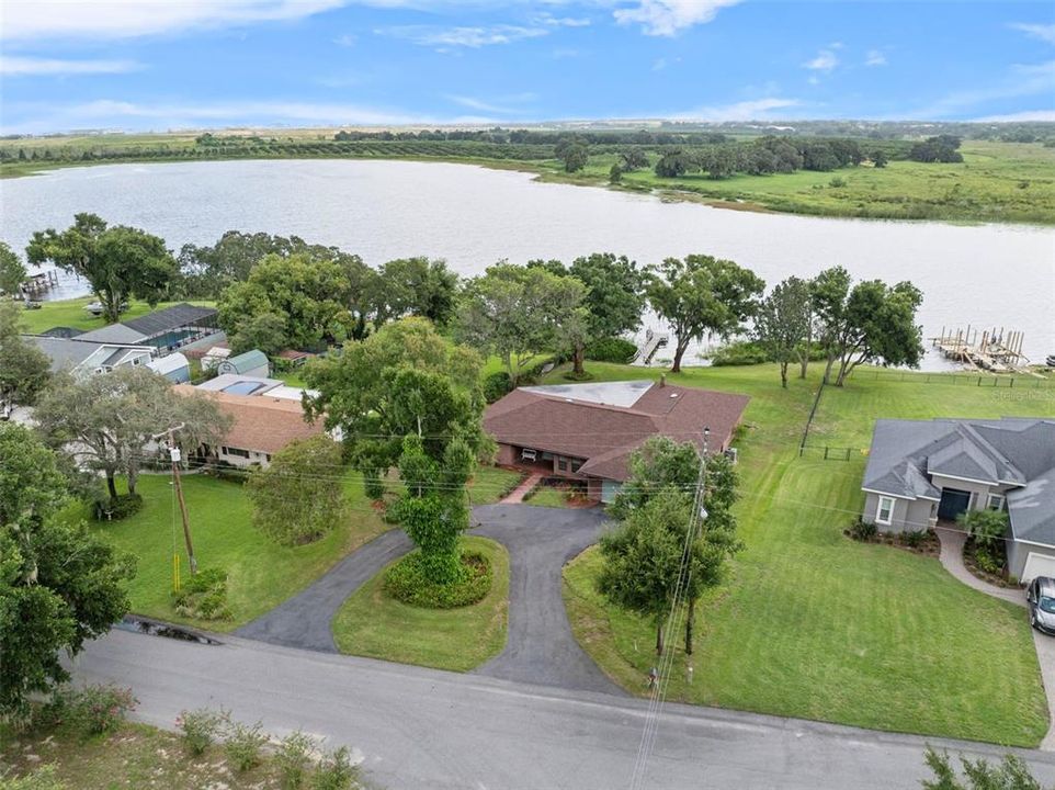 CIRCULAR FRONT DRIVEWAY