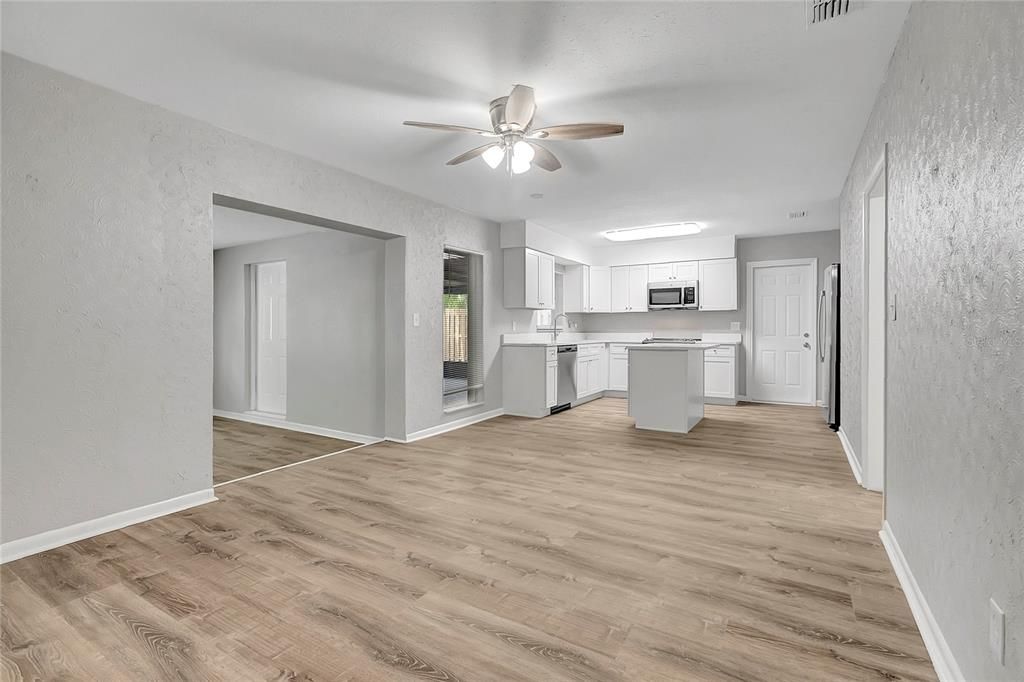 Active With Contract: $429,900 (4 beds, 2 baths, 1868 Square Feet)