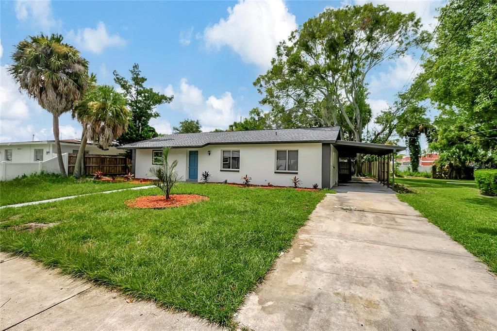 Active With Contract: $429,900 (4 beds, 2 baths, 1868 Square Feet)