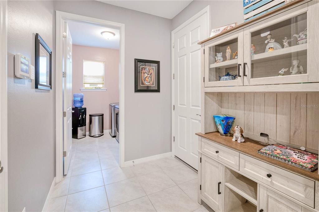 Bonus storage area to Laundry Room