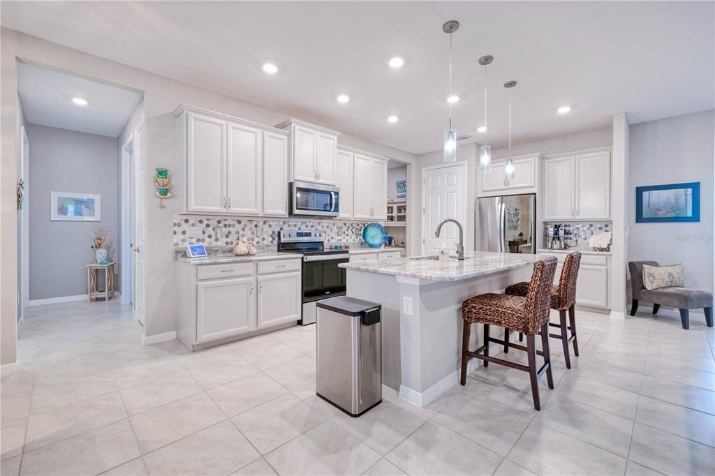 Gorgeous, Huge and Open Kitchen