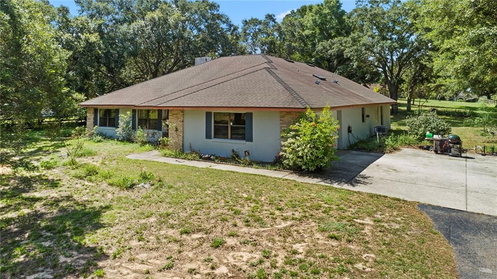 For Sale: $600,000 (3 beds, 2 baths, 2758 Square Feet)