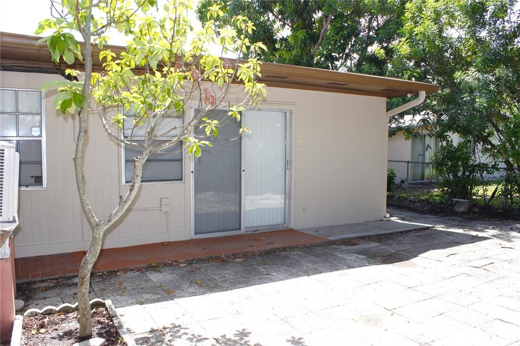 Active With Contract: $460,000 (4 beds, 1 baths, 2618 Square Feet)