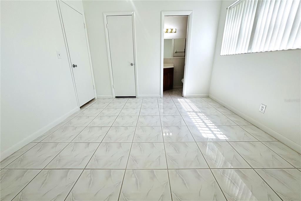 Activo con contrato: $460,000 (4 camas, 1 baños, 2618 Pies cuadrados)