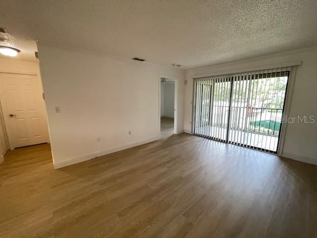 Active With Contract: $1,700 (2 beds, 2 baths, 901 Square Feet)