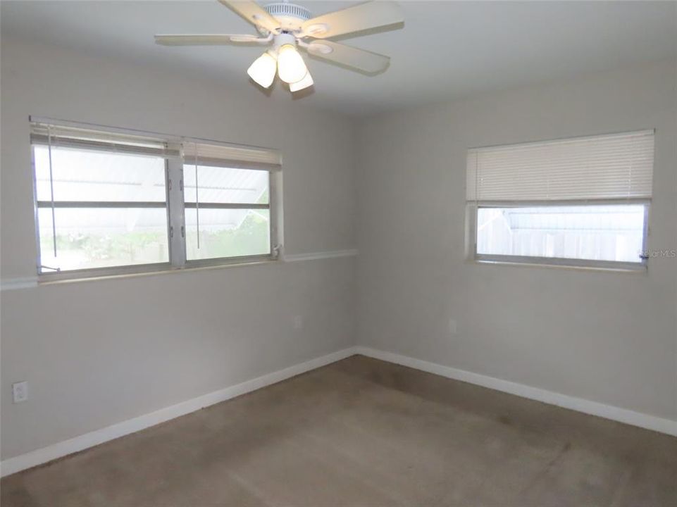 Active With Contract: $319,900 (2 beds, 1 baths, 1218 Square Feet)