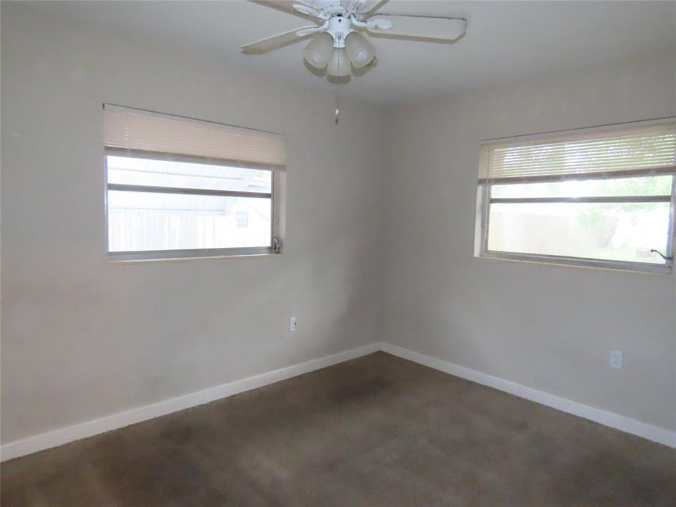 Active With Contract: $319,900 (2 beds, 1 baths, 1218 Square Feet)