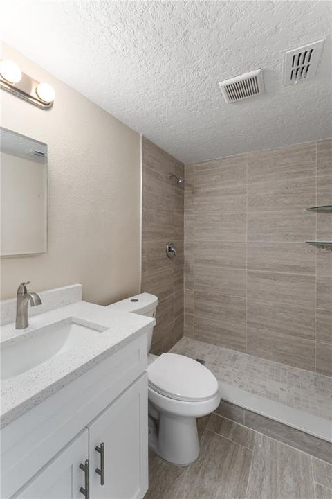 Active With Contract: $1,450 (2 beds, 1 baths, 960 Square Feet)