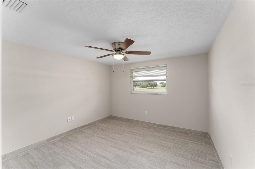 Active With Contract: $1,450 (2 beds, 1 baths, 960 Square Feet)