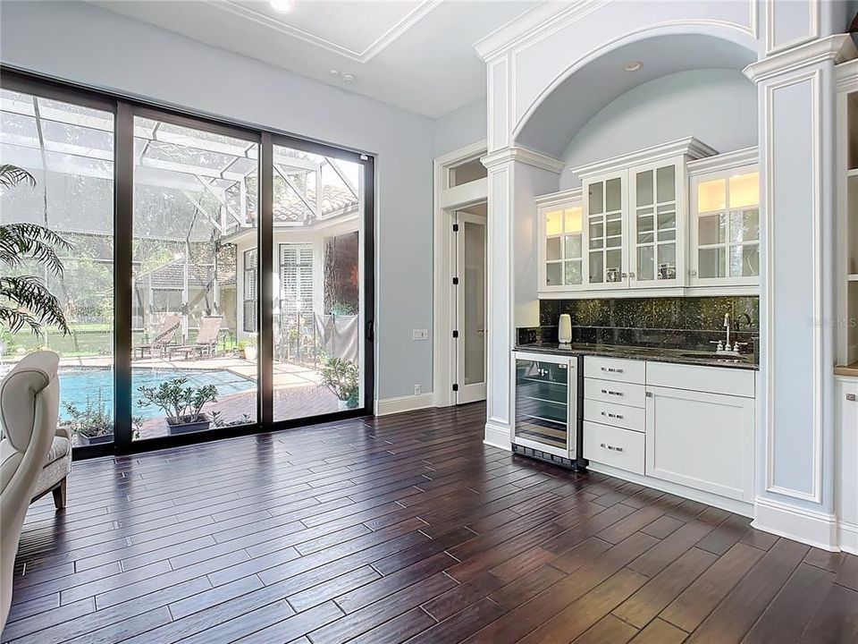 Wine & Wet Bar Bonus Room