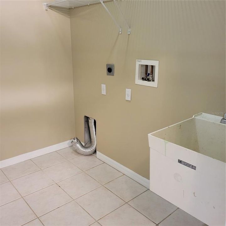 Laundry room with sink