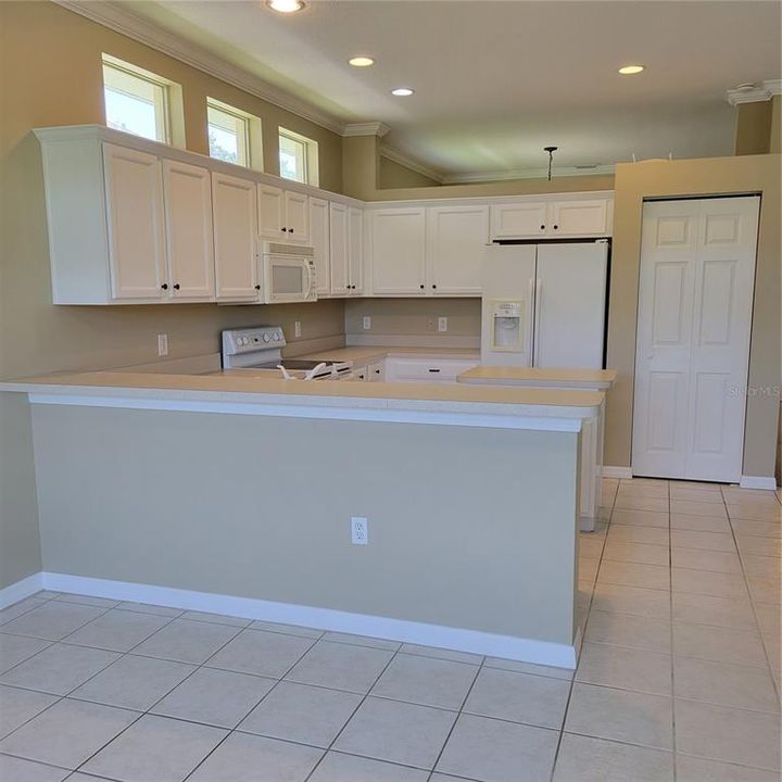 Active With Contract: $2,800 (3 beds, 2 baths, 1782 Square Feet)