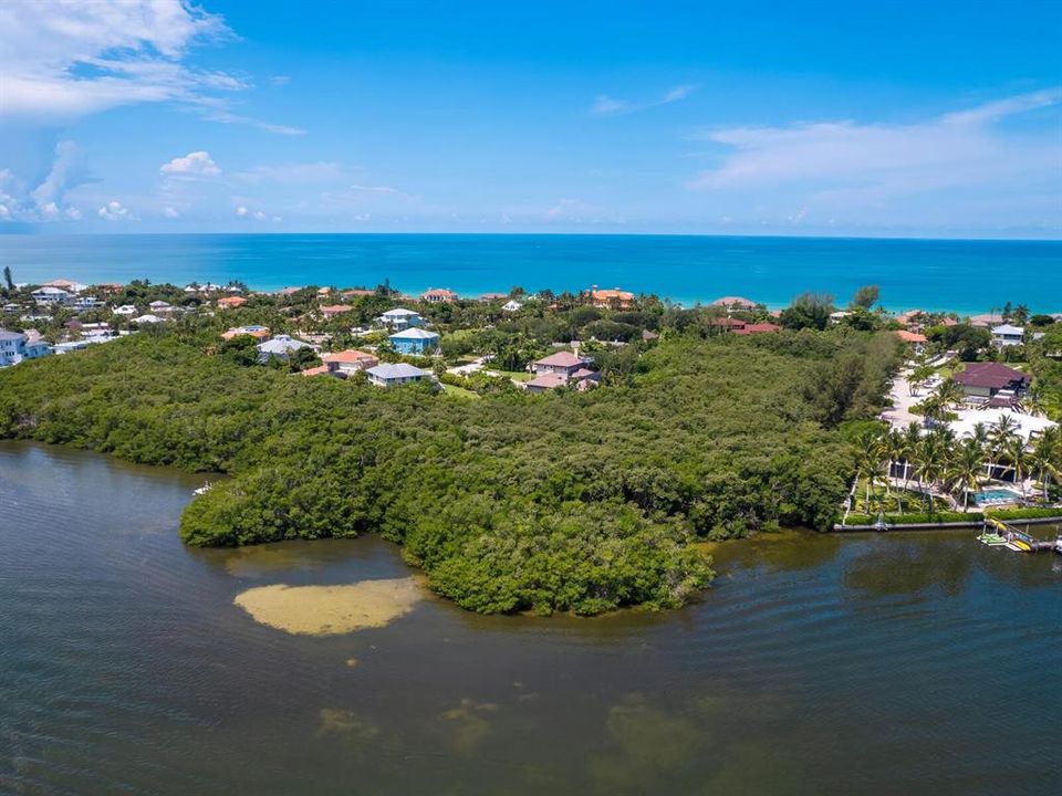 For Sale: $2,900,000 (4 beds, 3 baths, 3960 Square Feet)