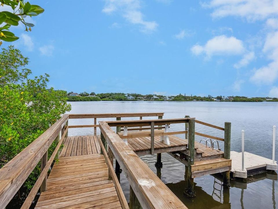 For Sale: $2,900,000 (4 beds, 3 baths, 3960 Square Feet)